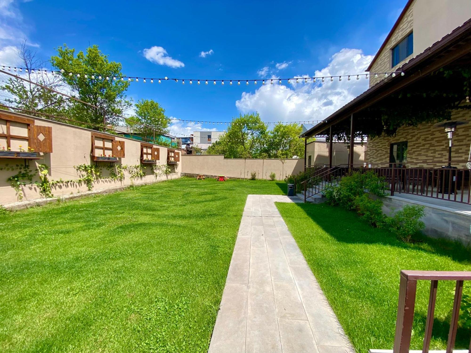 Aurelia Hotel & Restaurant Dilijan Exterior photo